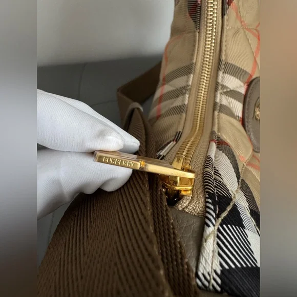 Burberry Horseshoe cross body bag - Picture 9 of 16